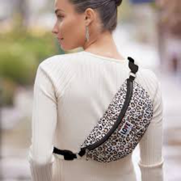 NWOT Designer Brighton Wild Cat Belt Bag - Picture 4 of 7